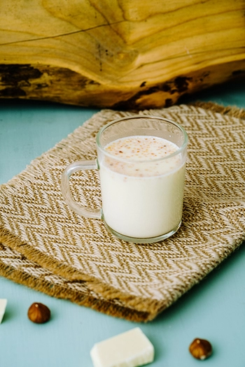 DUO Bela vroča čokolada z lešniki