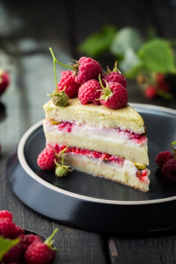 Paket Vanilijeva torta z malinami