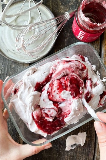 Paket Vanilijeva torta z malinami