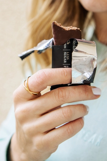 Proteinska ploščica s sladilom, Dvojna temna čokolada