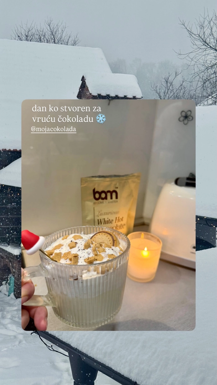 Bela vroča čokolada