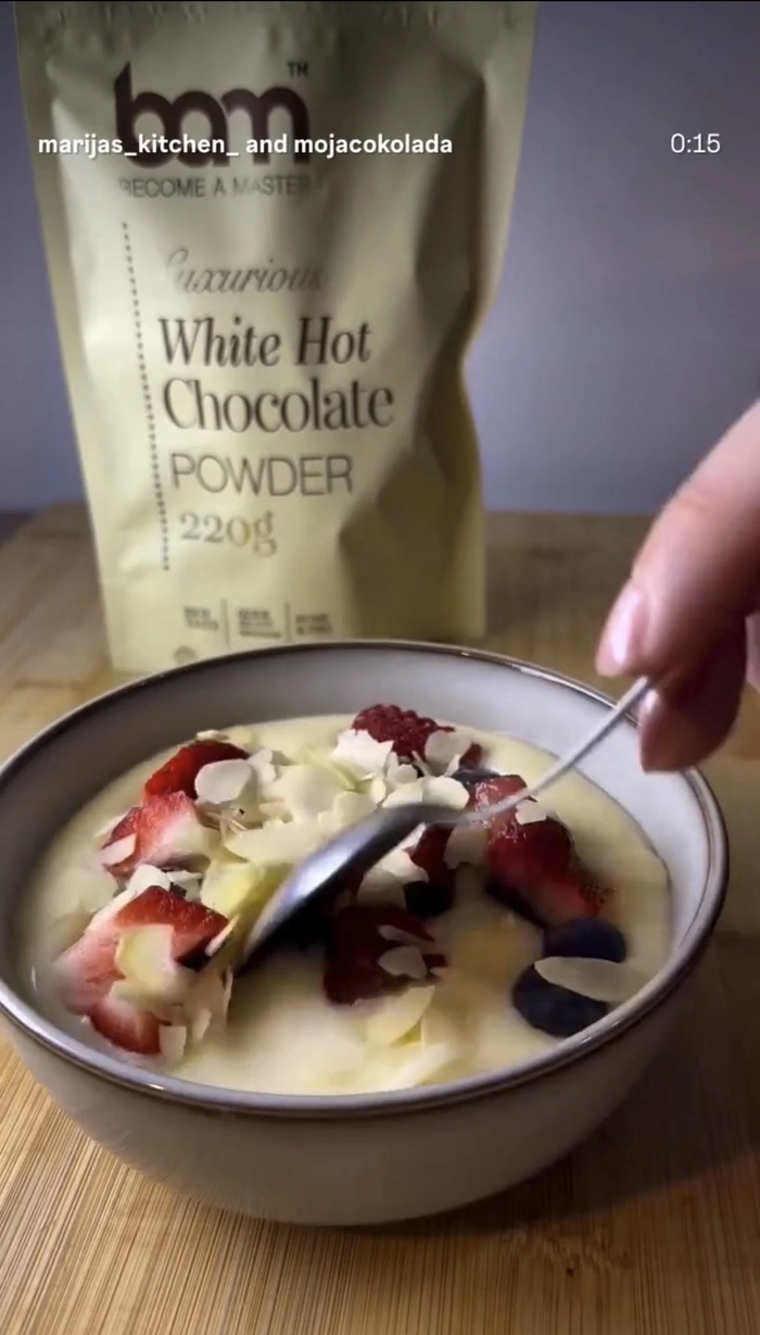 Bela vroča čokolada