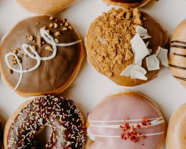 krofi z malinami in bam ruby cokolado